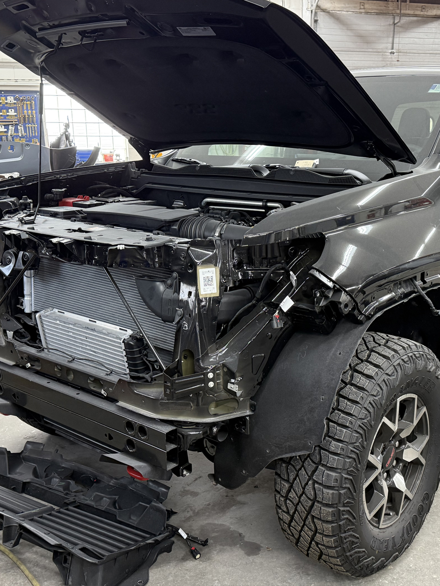 Town Line Auto Body of Tolland, CT