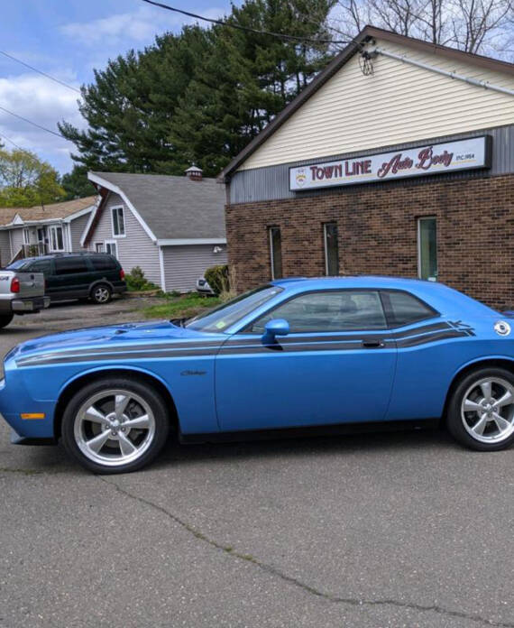 Town Line Auto Body of Tolland, CT